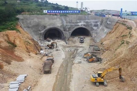 三民濕噴機“玉磨鐵路”隧道施工紀(jì)實